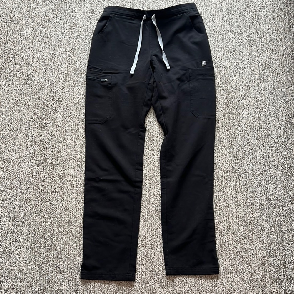 Figs Yola skinny scrub pants, size XS, black.